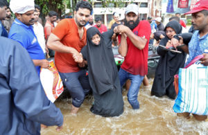 La population est durement touchée par la mousson au Kerala