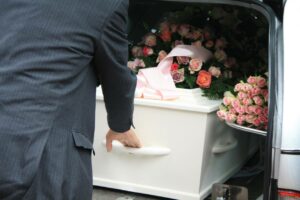 donner pour un enterrement 